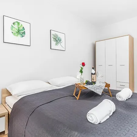 Kolo Brzegu By Renters *