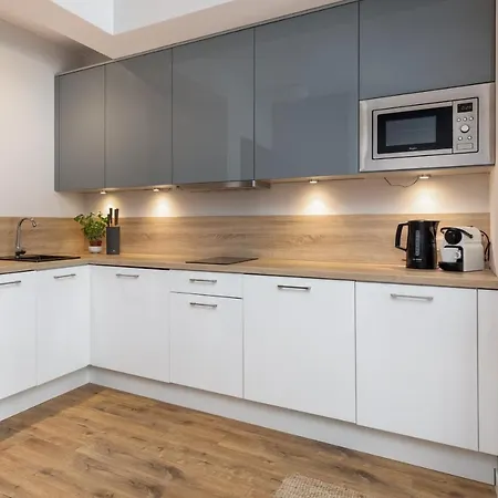 Kolo Brzegu By Renters *
